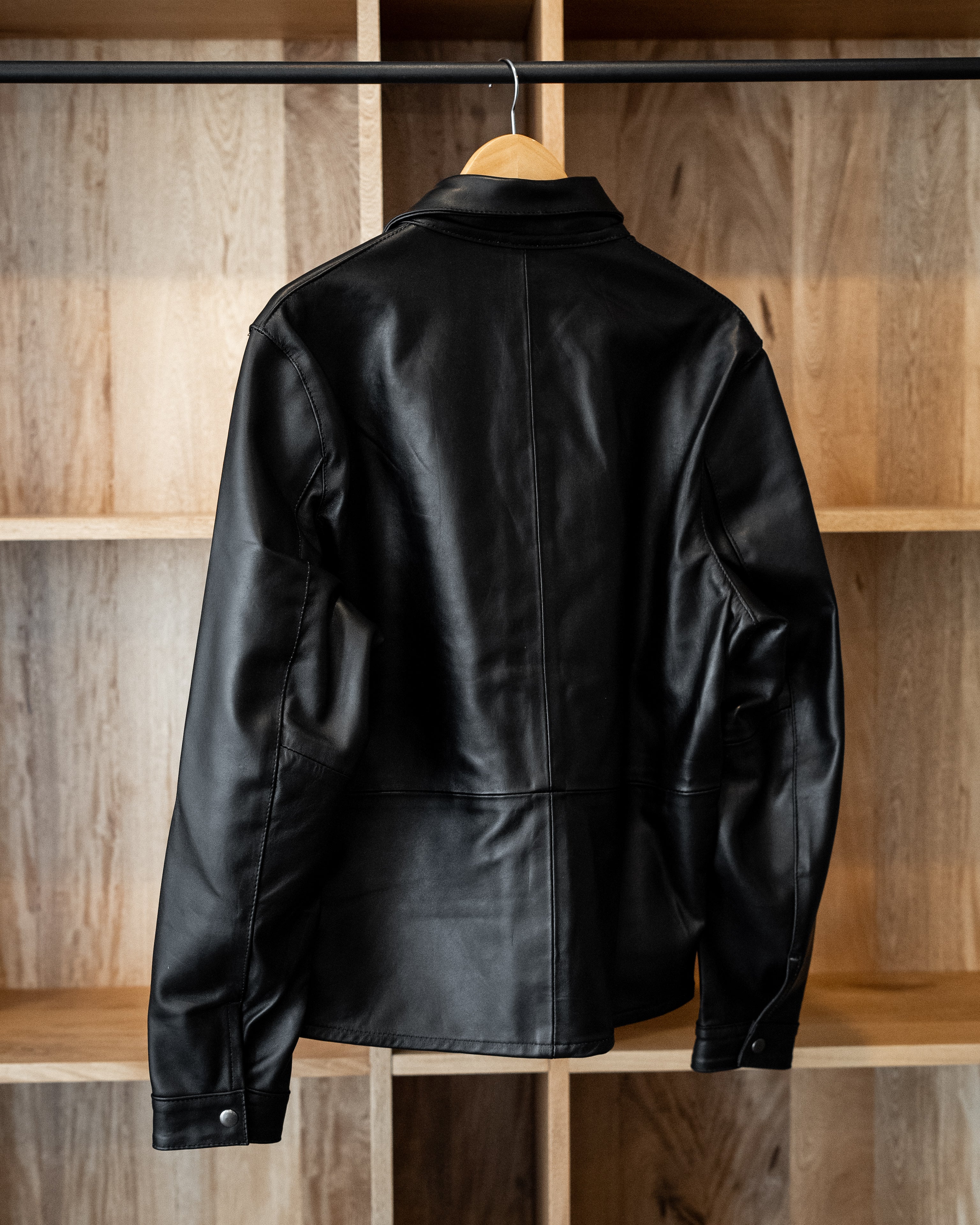 BLACK LISBOA OVERSHIRT